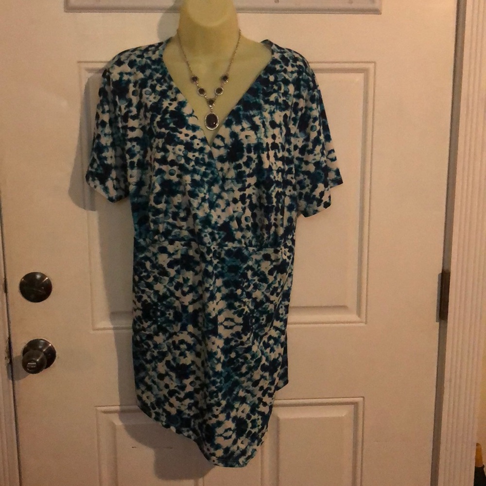W2X Front of Closet blue/white pattern blouse